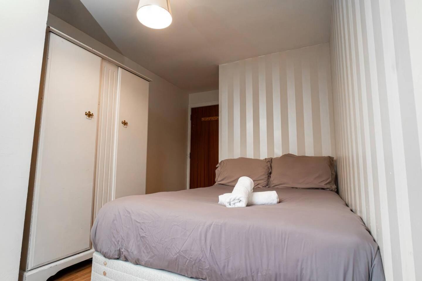 Apartment 3 Bedroom In Centre *