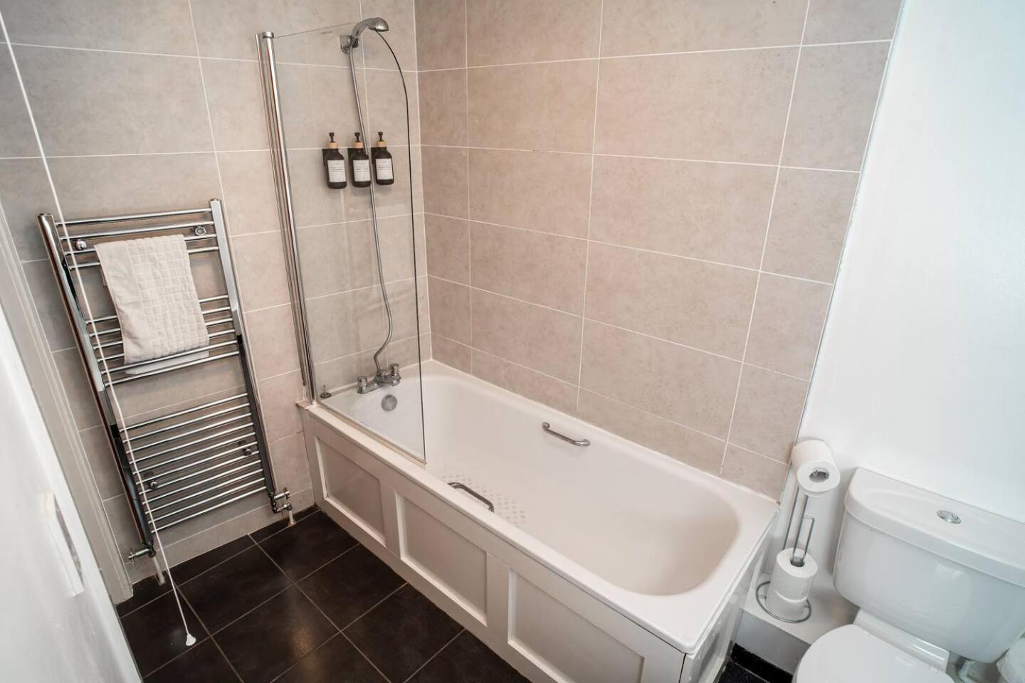 Apartment 3 Bedroom In Centre Belfast