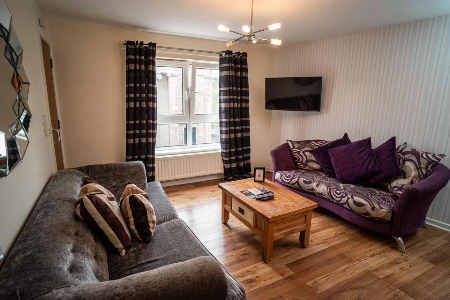 3 Bedroom In Centre *